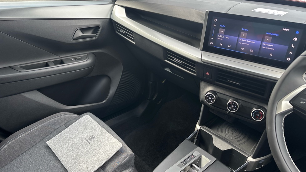 Vauxhall Frontera 83kW Design 44kWh 5dr Auto Electric Estate - Image 14