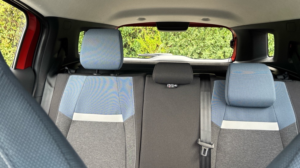 Vauxhall Frontera 83kW Design 44kWh 5dr Auto Electric Estate - Image 15