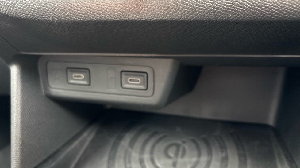 Vauxhall Frontera 83kW Design 44kWh 5dr Auto Electric Estate - Image 32