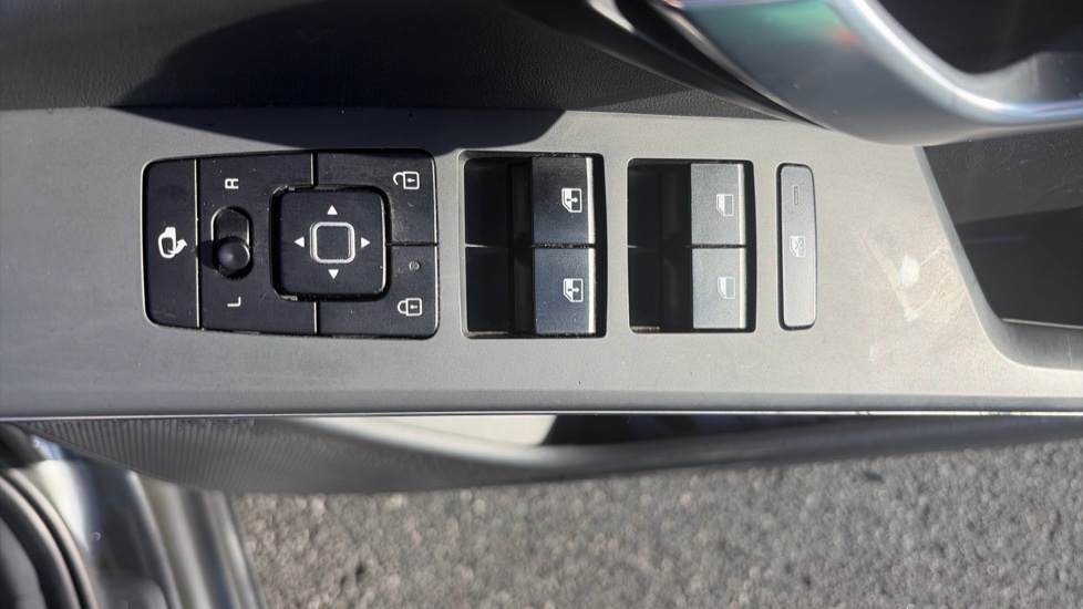 Kia Niro 150kW 3 65kWh 5dr Auto Electric Estate - Image 27