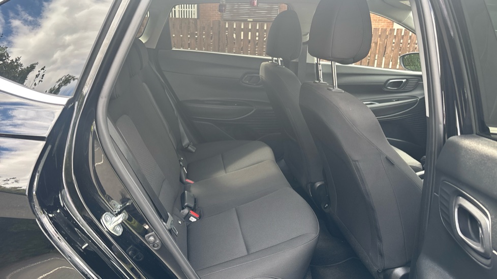 Hyundai i20 1.0T GDi Premium 5dr Petrol Hatchback - Image 16