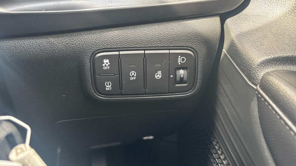 Hyundai i20 1.0T GDi Premium 5dr Petrol Hatchback - Image 26