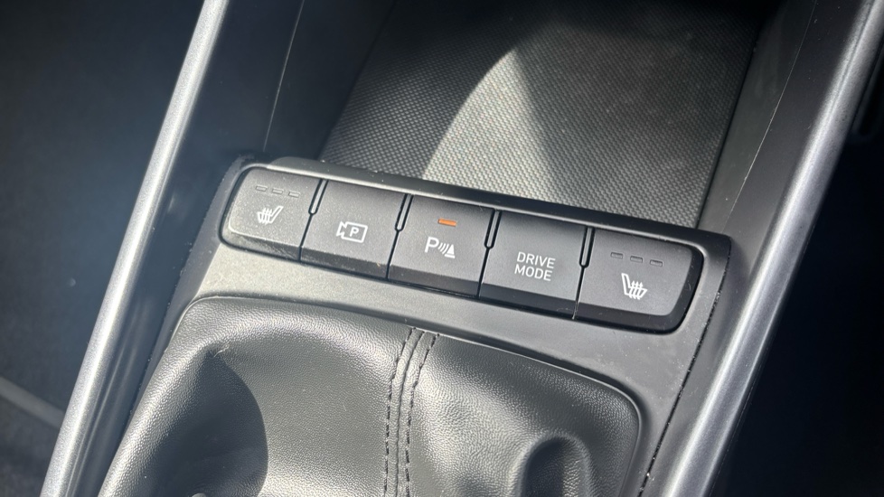 Hyundai i20 1.0T GDi Premium 5dr Petrol Hatchback - Image 30