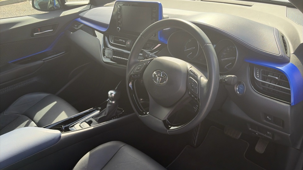 Toyota C-HR 2.0 Hybrid Dynamic 5dr CVT Hybrid Hatchback - Image 11