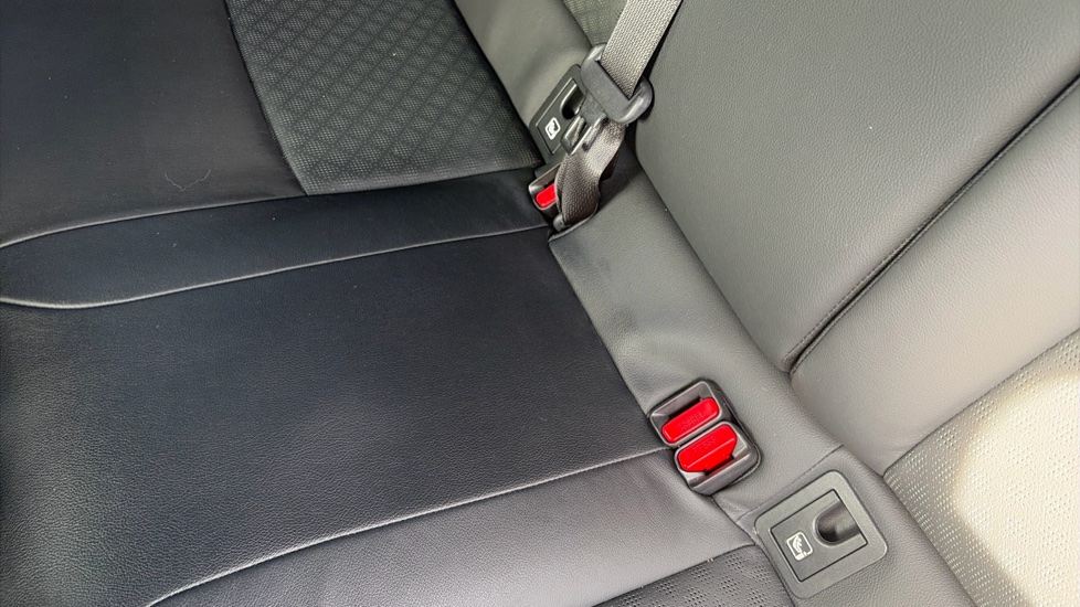 Toyota C-HR 2.0 Hybrid Dynamic 5dr CVT Hybrid Hatchback - Image 17