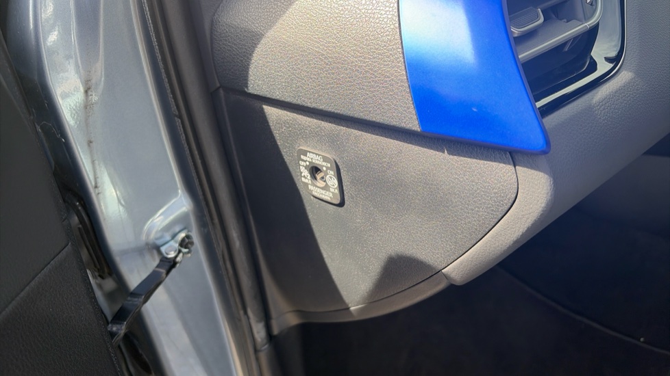 Toyota C-HR 2.0 Hybrid Dynamic 5dr CVT Hybrid Hatchback - Image 22