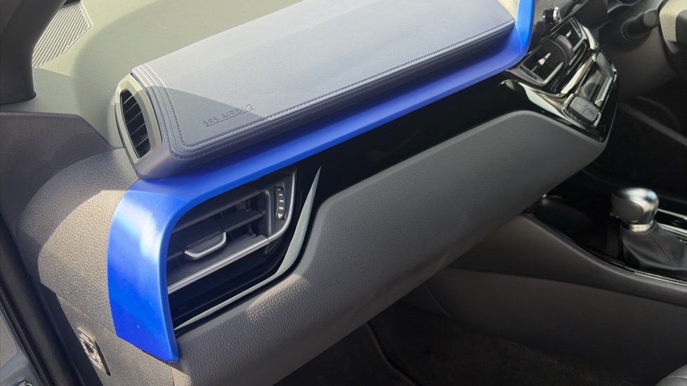 Toyota C-HR 2.0 Hybrid Dynamic 5dr CVT Hybrid Hatchback - Image 23