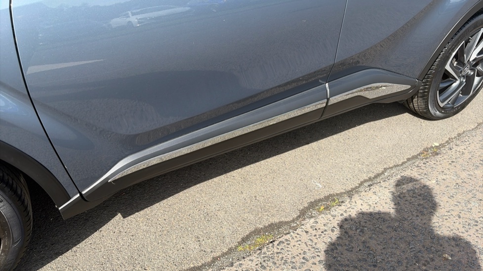 Toyota C-HR 2.0 Hybrid Dynamic 5dr CVT Hybrid Hatchback - Image 27