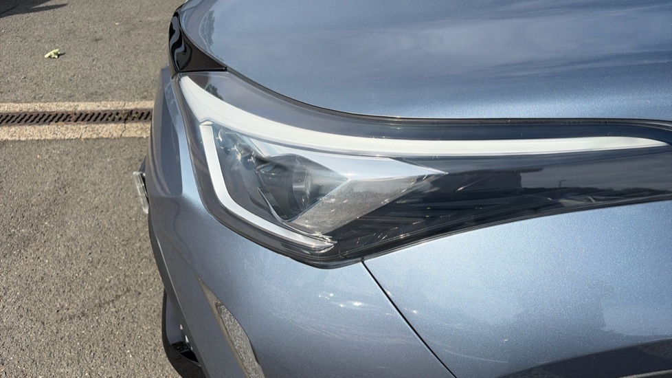 Toyota C-HR 2.0 Hybrid Dynamic 5dr CVT Hybrid Hatchback - Image 30