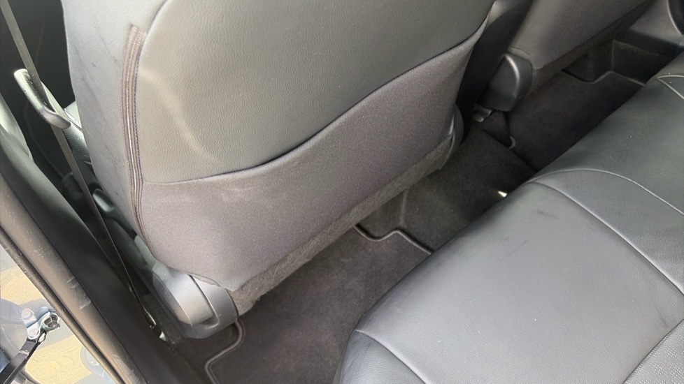 Toyota C-HR 2.0 Hybrid Dynamic 5dr CVT Hybrid Hatchback - Image 36