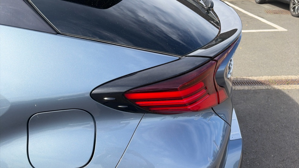 Toyota C-HR 2.0 Hybrid Dynamic 5dr CVT Hybrid Hatchback - Image 40