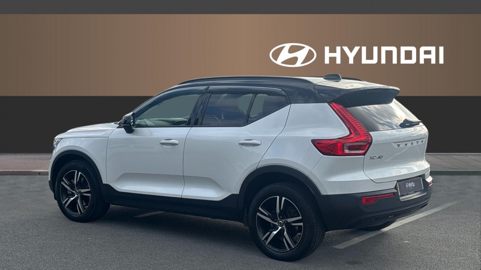Volvo XC40 2.0 B4P R DESIGN 5dr AWD Auto Petrol Estate - Image 2
