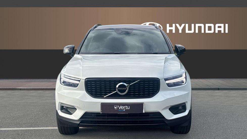 Volvo XC40 2.0 B4P R DESIGN 5dr AWD Auto Petrol Estate - Image 3