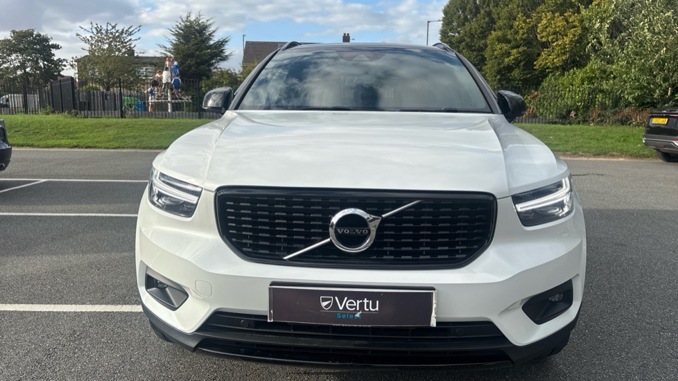 Volvo XC40 2.0 B4P R DESIGN 5dr AWD Auto Petrol Estate - Image 8