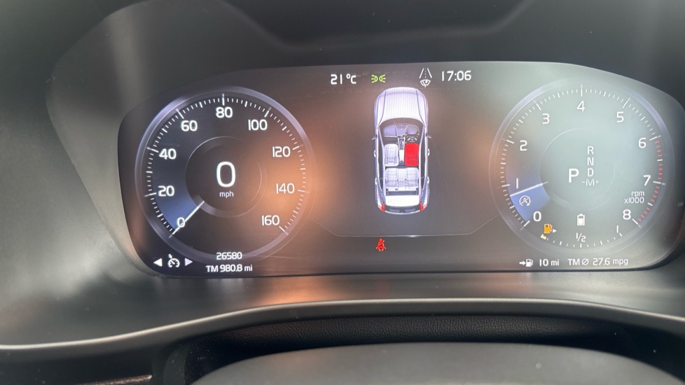 Volvo XC40 2.0 B4P R DESIGN 5dr AWD Auto Petrol Estate - Image 18