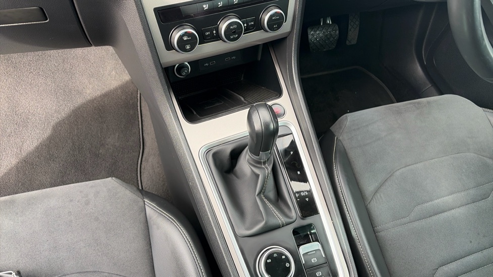 SEAT Ateca 1.5 TSI EVO Xperience 5dr DSG Petrol Estate - Image 13