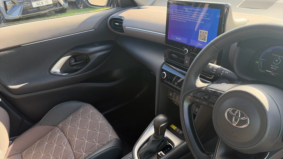 Toyota Yaris Cross 1.5 Hybrid Excel 5dr CVT Hybrid Estate - Image 14