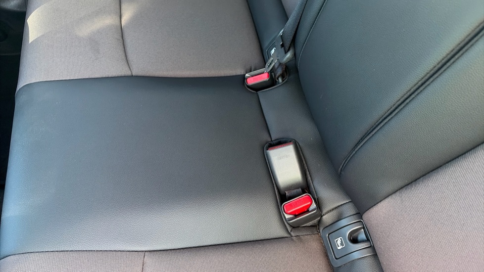Toyota Yaris Cross 1.5 Hybrid Excel 5dr CVT Hybrid Estate - Image 17