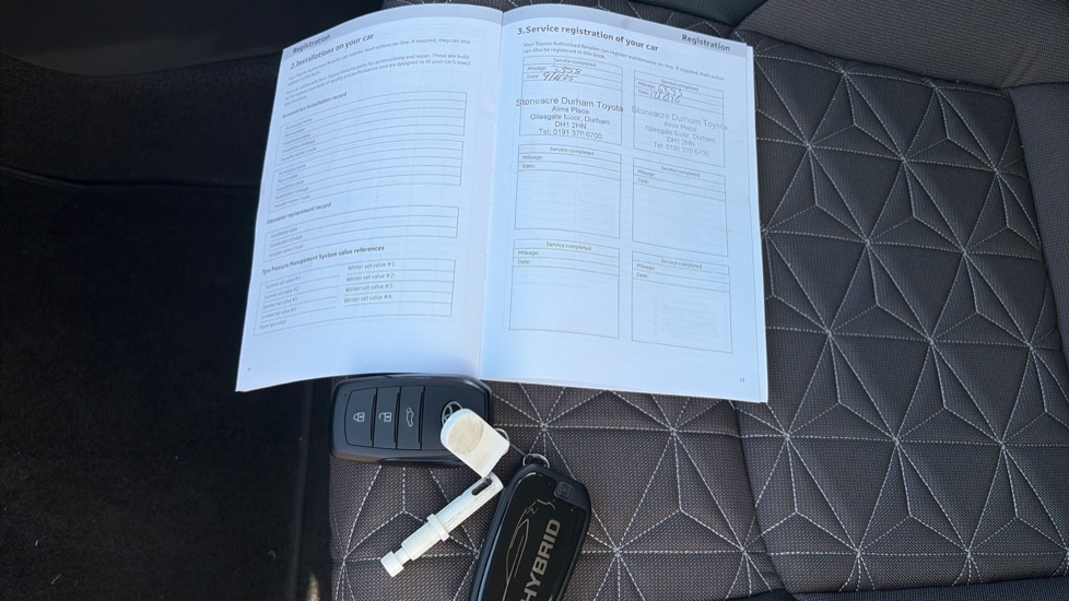 Toyota Yaris Cross 1.5 Hybrid Excel 5dr CVT Hybrid Estate - Image 19