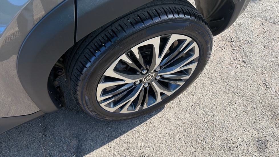 Toyota Yaris Cross 1.5 Hybrid Excel 5dr CVT Hybrid Estate - Image 32