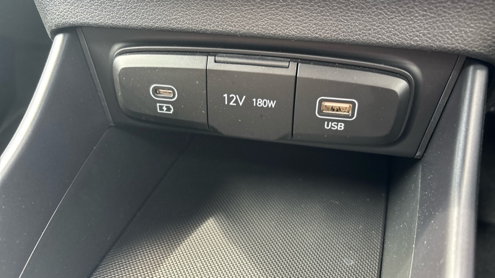 Hyundai i20 1.0T GDi 90 Black Line 5dr Petrol Hatchback - Image 31