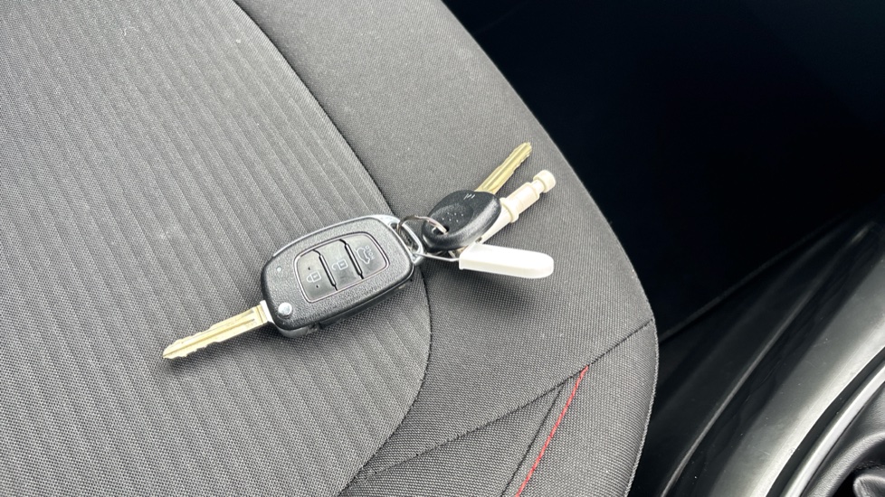 Hyundai i10 1.0 T-GDi N Line 5dr Petrol Hatchback - Image 20