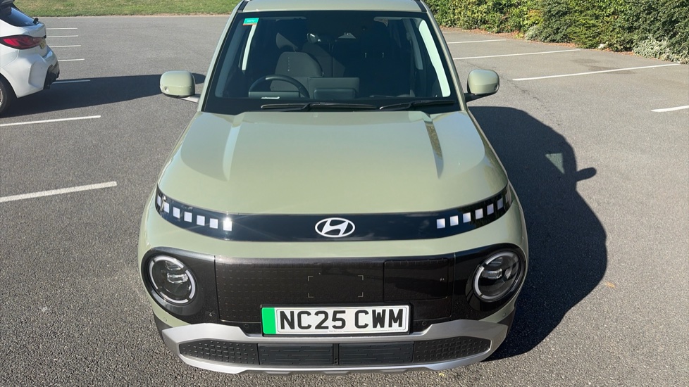 Hyundai INSTER 85kW 02 49kWh 5dr Auto Electric Hatchback - Image 8