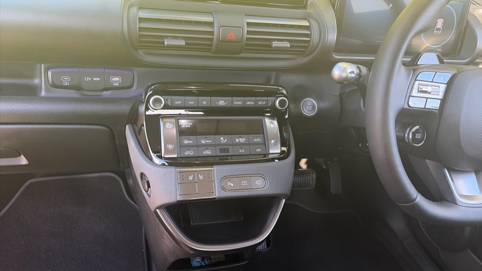 Hyundai INSTER 85kW 02 49kWh 5dr Auto Electric Hatchback - Image 13