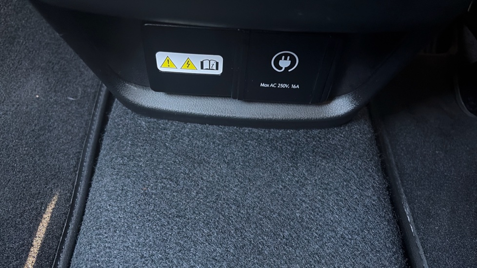 Hyundai INSTER 85kW 02 49kWh 5dr Auto Electric Hatchback - Image 35