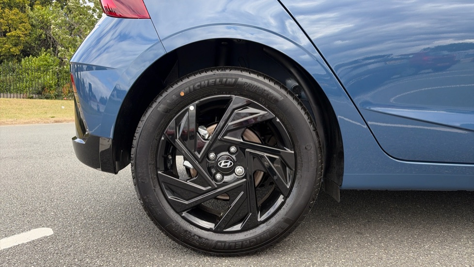 Hyundai i20 1.0T GDi 90 Black Line 5dr Petrol Hatchback - Image 7