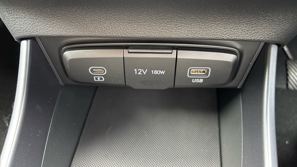Hyundai i20 1.0T GDi 90 Black Line 5dr Petrol Hatchback - Image 37