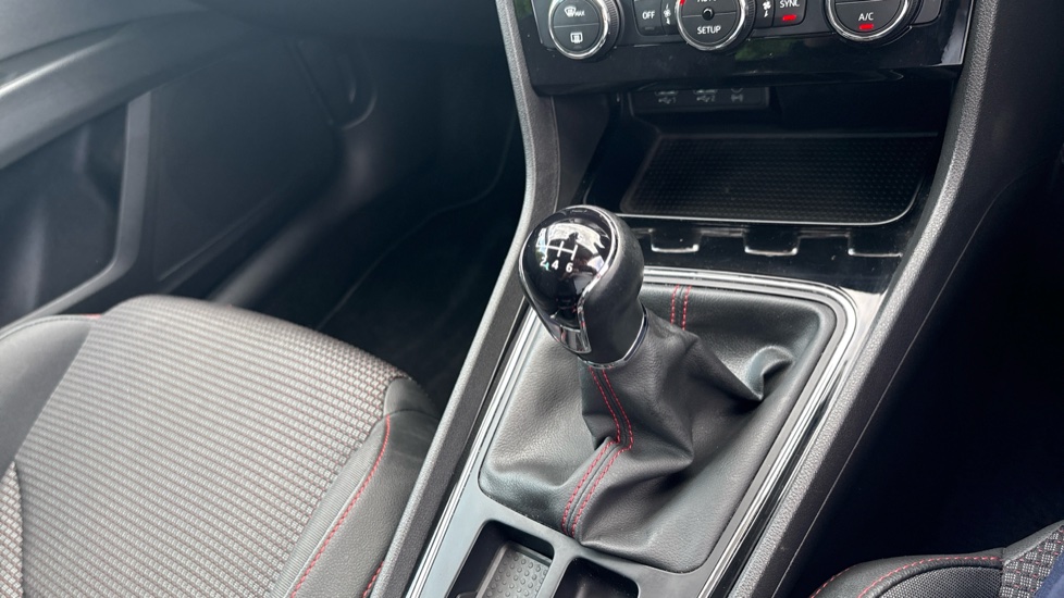 SEAT Leon 1.5 TSI EVO FR [EZ] 5dr Petrol Hatchback - Image 13
