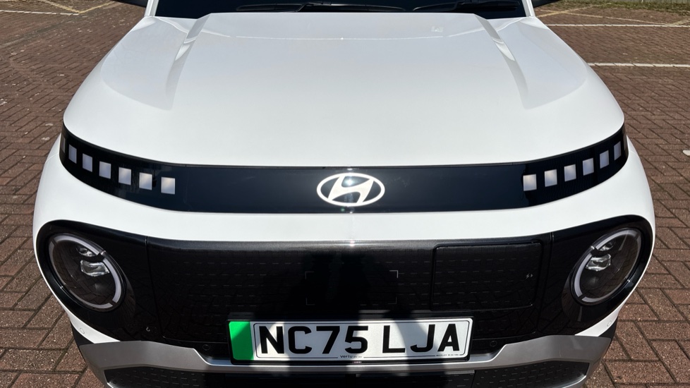 Hyundai INSTER 85kW 02 49kWh 5dr Auto Electric Hatchback - Image 8