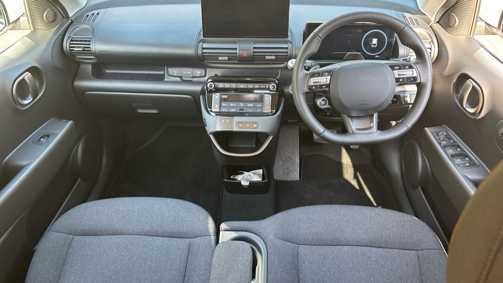 Hyundai INSTER 85kW 02 49kWh 5dr Auto Electric Hatchback - Image 10