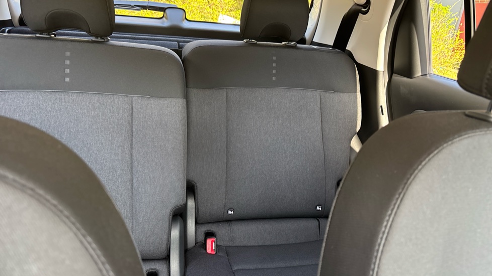 Hyundai INSTER 85kW 02 49kWh 5dr Auto Electric Hatchback - Image 15