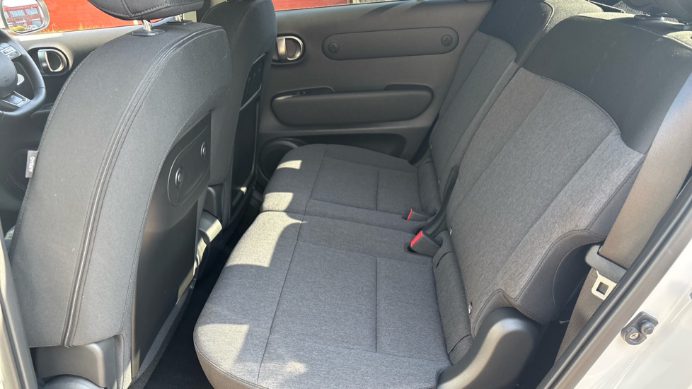 Hyundai INSTER 85kW 02 49kWh 5dr Auto Electric Hatchback - Image 16