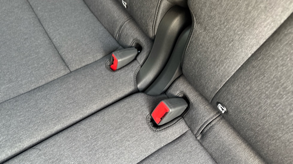 Hyundai INSTER 85kW 02 49kWh 5dr Auto Electric Hatchback - Image 17