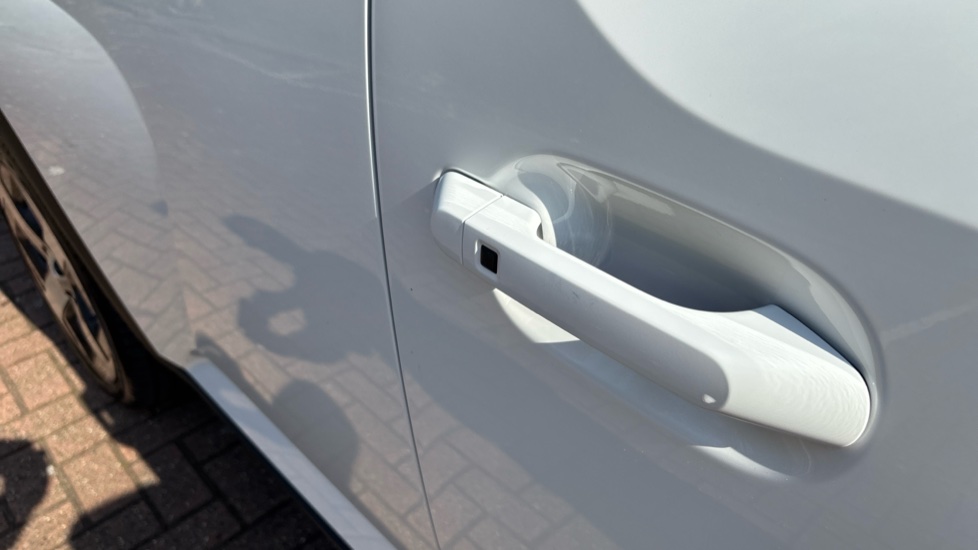 Hyundai INSTER 85kW 02 49kWh 5dr Auto Electric Hatchback - Image 25