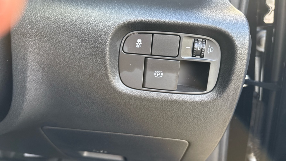 Hyundai INSTER 85kW 01 49kWh 5dr Auto Electric Hatchback - Image 37