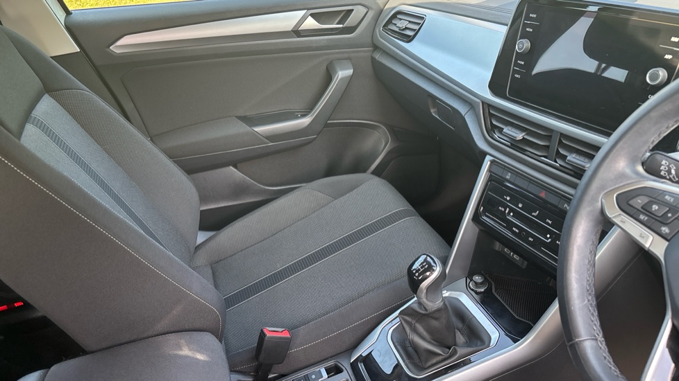 Volkswagen T-Roc 1.0 TSI Life 5dr Petrol Hatchback - Image 14