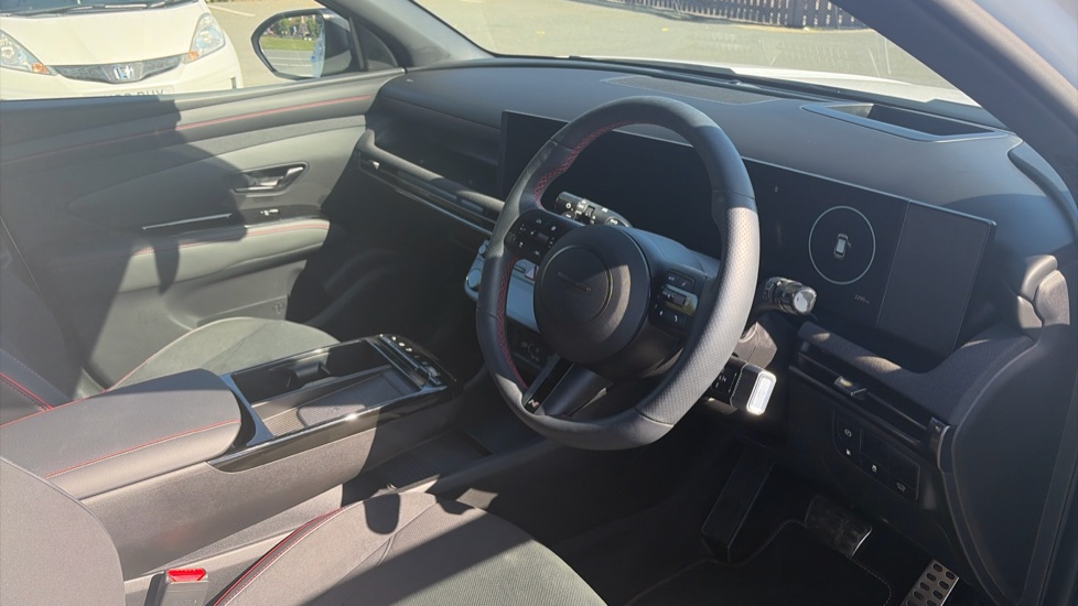 Hyundai TUCSON 1.6T Plug-in Hybrid N Line Edition 5dr Auto Estate - Image 11