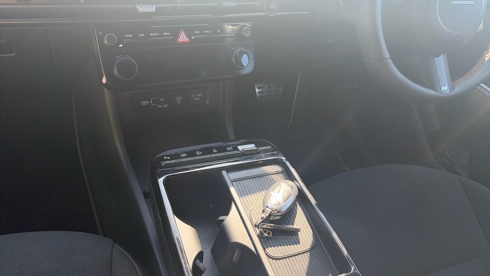 Hyundai TUCSON 1.6T Plug-in Hybrid N Line Edition 5dr Auto Estate - Image 13