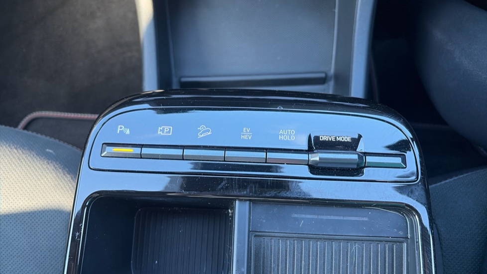 Hyundai TUCSON 1.6T Plug-in Hybrid N Line Edition 5dr Auto Estate - Image 24