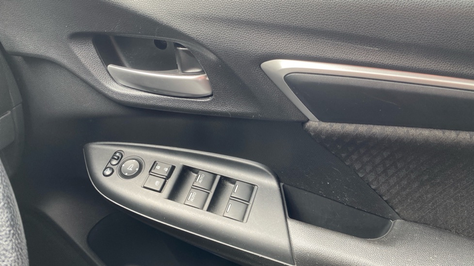 Honda Jazz 1.3 i-VTEC EX Navi 5dr Petrol Hatchback - Image 28