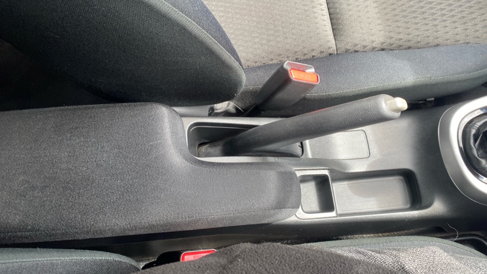 Honda Jazz 1.3 i-VTEC EX Navi 5dr Petrol Hatchback - Image 33