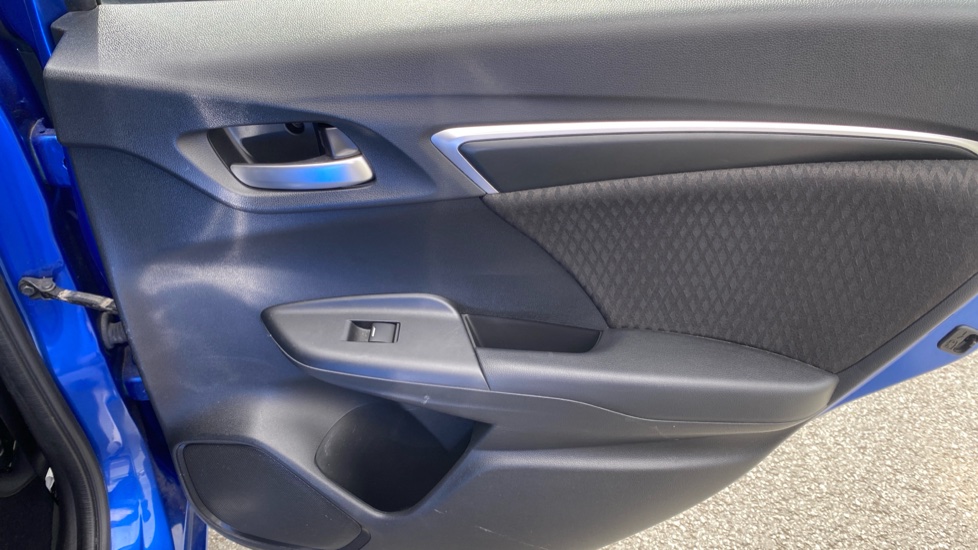 Honda Jazz 1.3 i-VTEC EX Navi 5dr Petrol Hatchback - Image 37