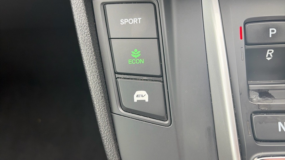 Honda CR-V 2.0 i-MMD Hybrid SE 2WD 5dr eCVT Hybrid Estate - Image 39