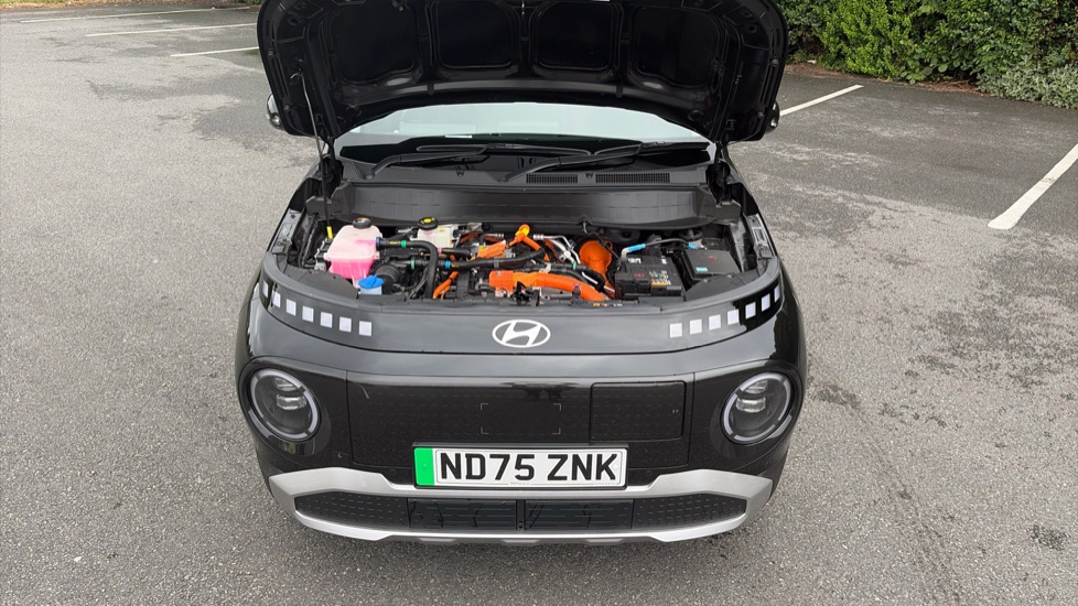 Hyundai INSTER 85kW 02 49kWh 5dr Auto Electric Hatchback - Image 8
