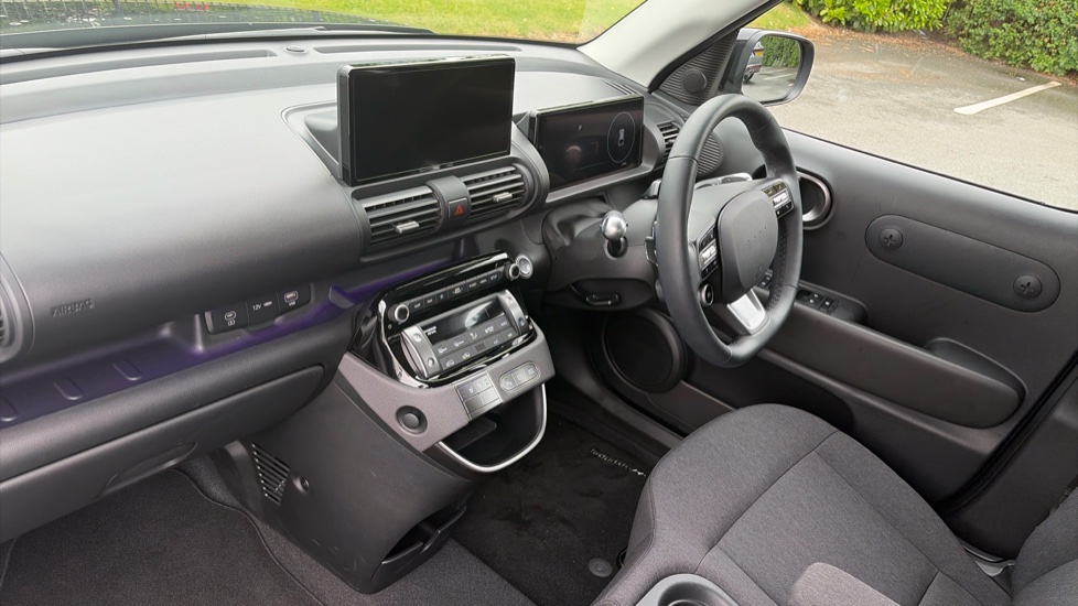 Hyundai INSTER 85kW 02 49kWh 5dr Auto Electric Hatchback - Image 9