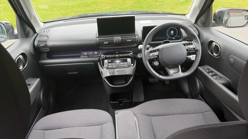Hyundai INSTER 85kW 02 49kWh 5dr Auto Electric Hatchback - Image 10